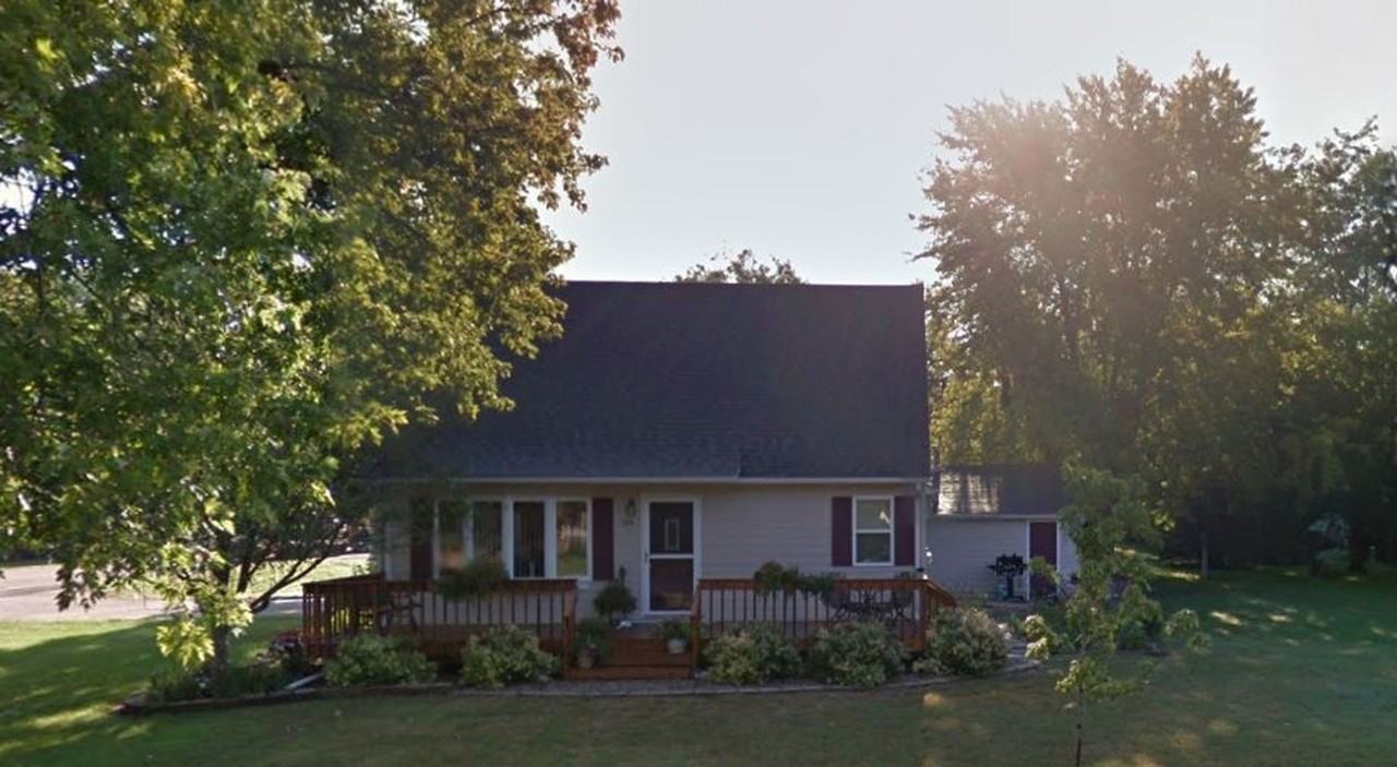100 S Columbia St - Photo 2 of 24