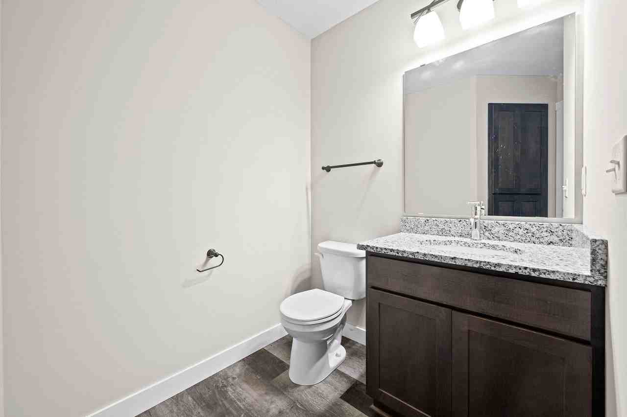 521 Meadow Ln - Photo 4 of 24