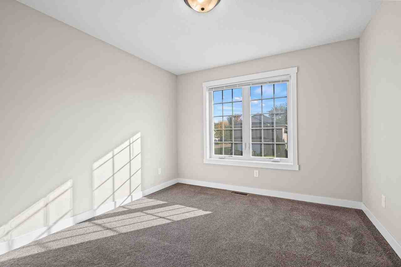 521 Meadow Ln - Photo 7 of 24