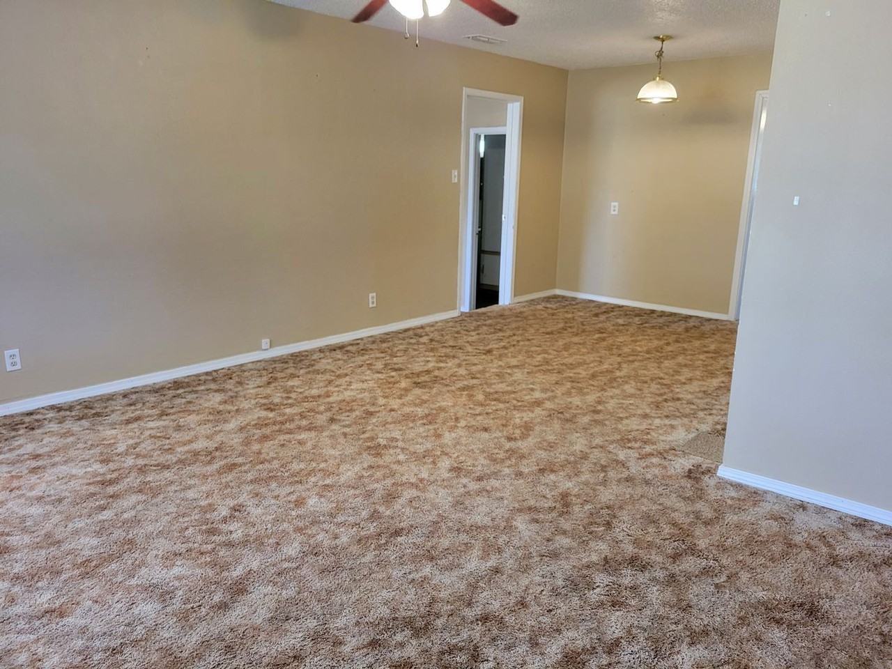 2901 Wallace St - Photo 2 of 12
