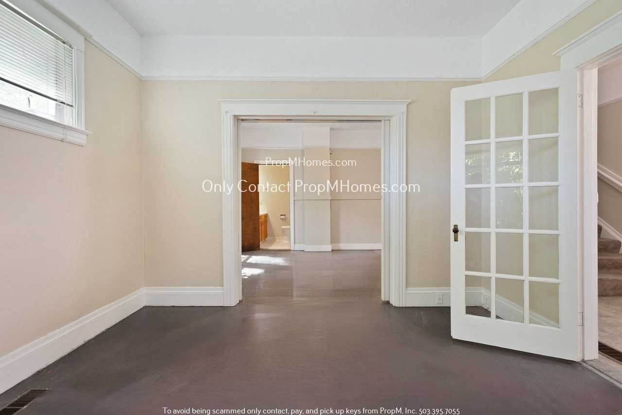 2117 Ne Rodney Ave - Photo 6 of 26