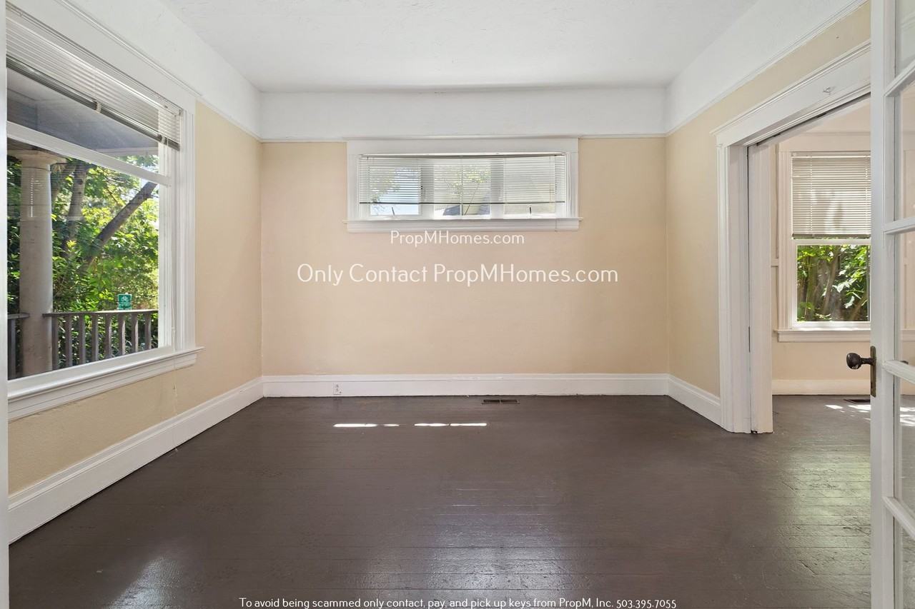 2117 Ne Rodney Ave - Photo 4 of 26