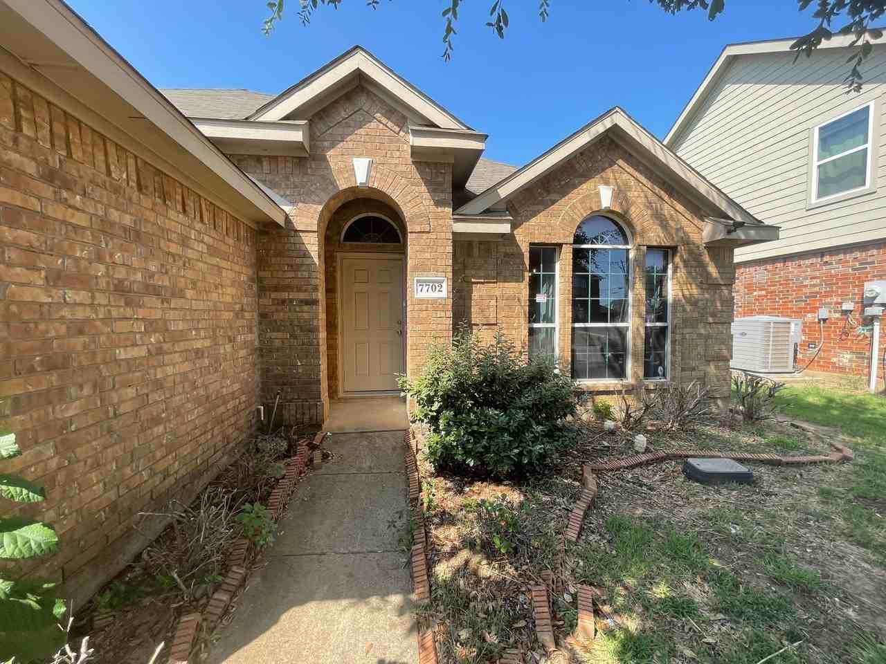 7702 Decoy Dr - Photo 3 of 34