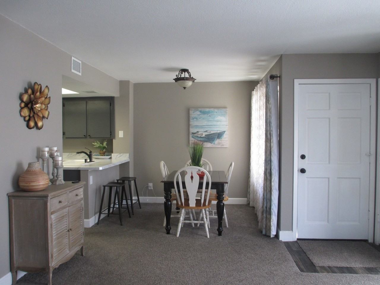 24 Village Circle Dr - Photo 3 of 11