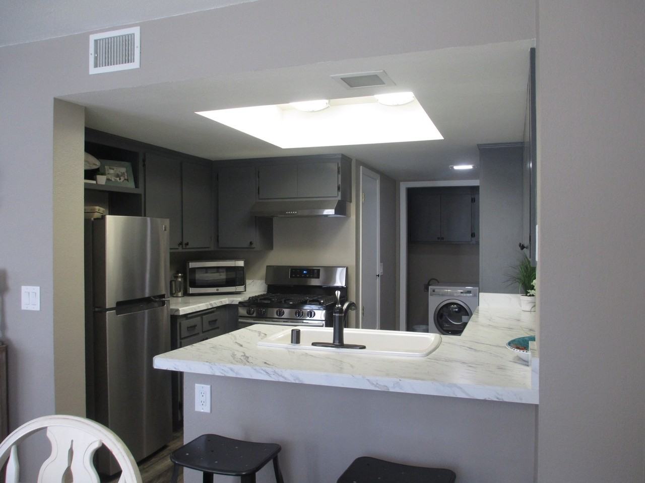 24 Village Circle Dr - Photo 4 of 11