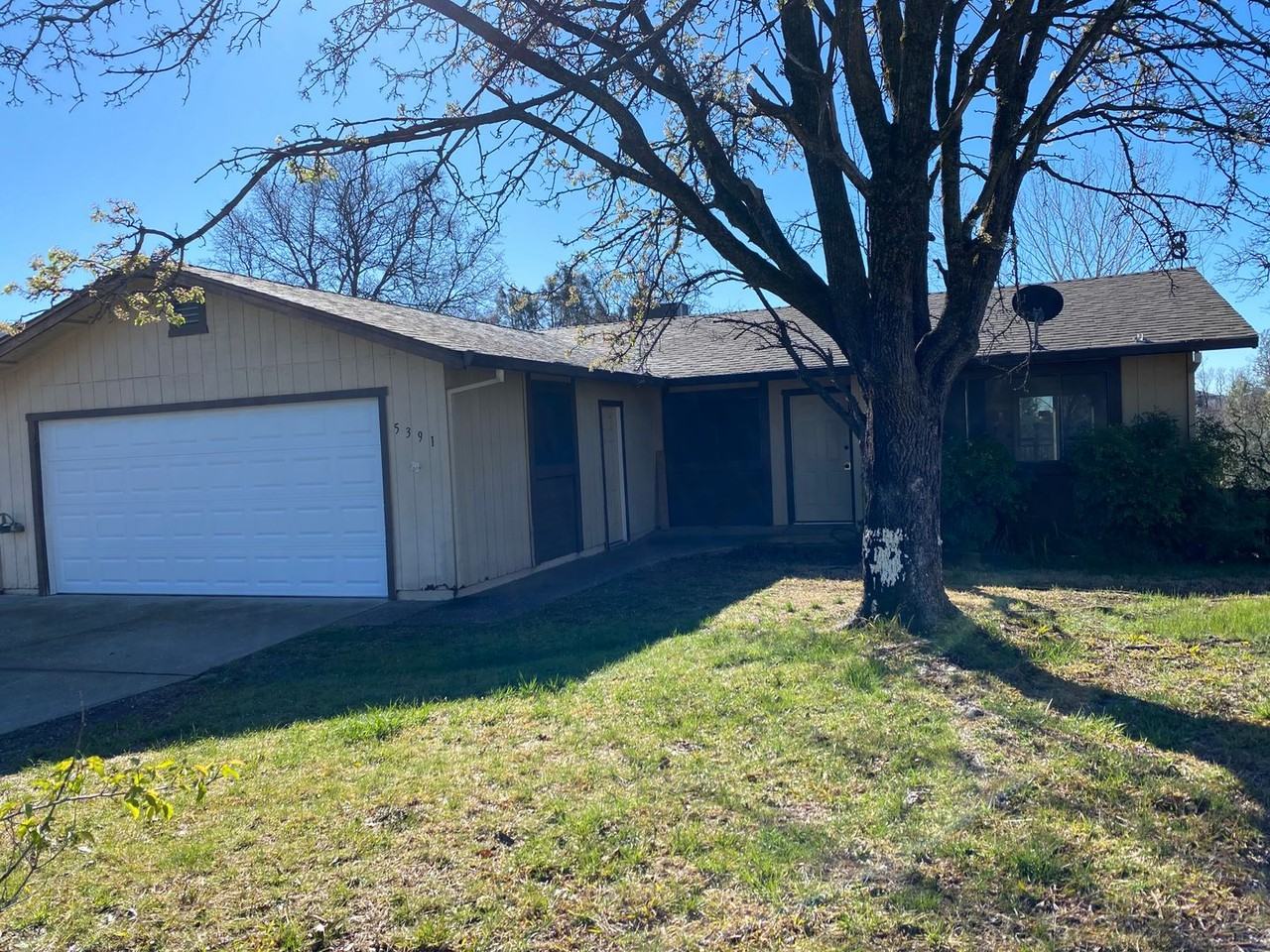 5391 Stonethrow Ct - Photo 2 of 38