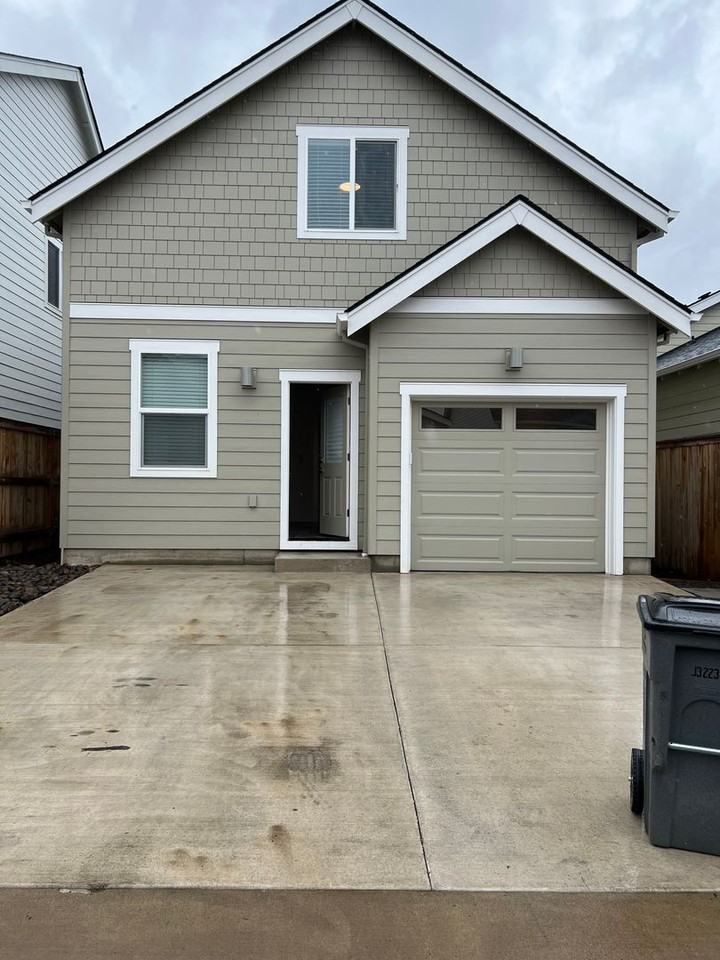 3680 Ne Jacob St - Photo 2 of 18