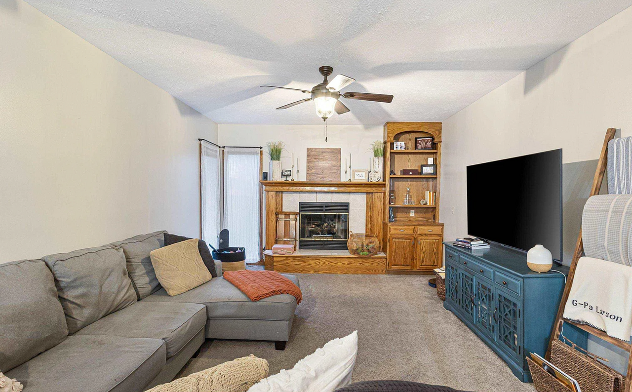 16536 Washington St - Photo 4 of 23