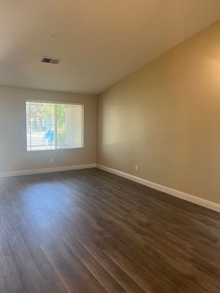 10503 Victoria Falls Ave - Photo 3 of 19