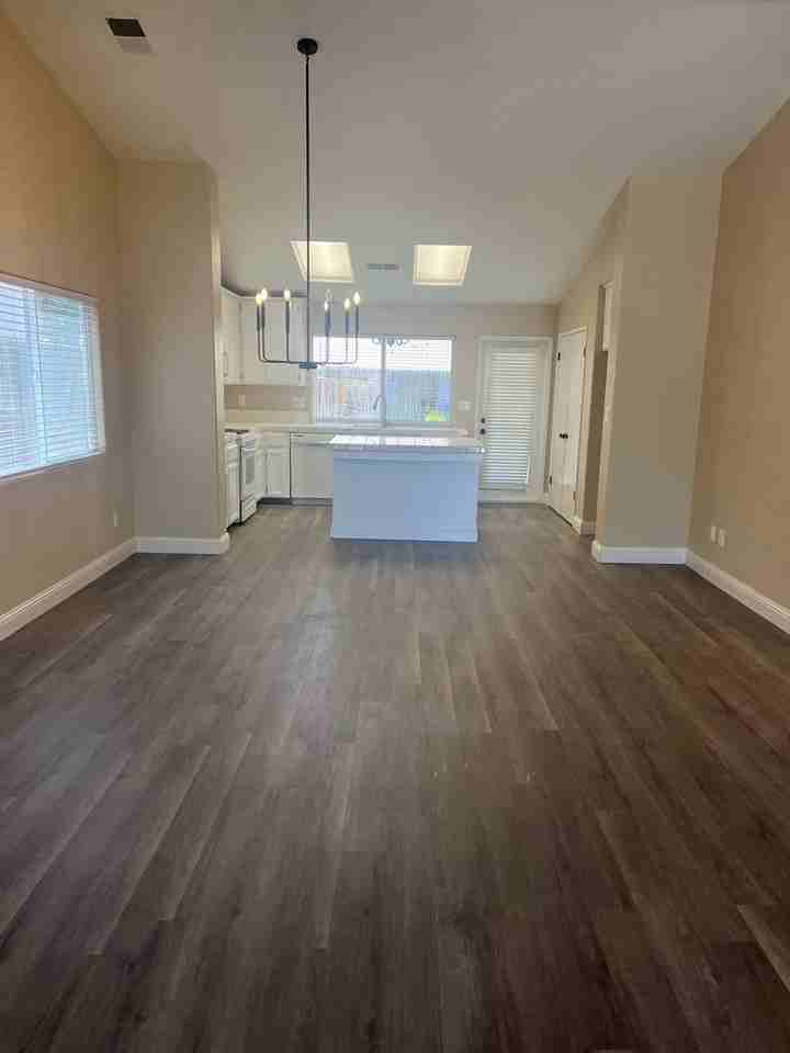 10503 Victoria Falls Ave - Photo 4 of 19