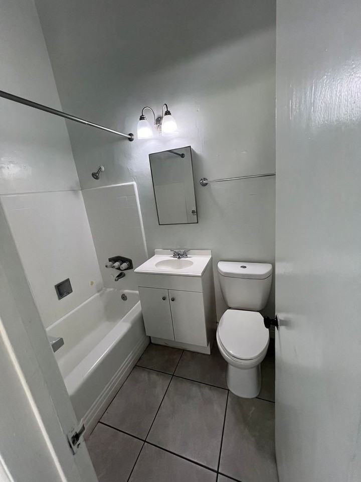 5502-8 University AZTEC APT_Michael - Photo 4 of 15