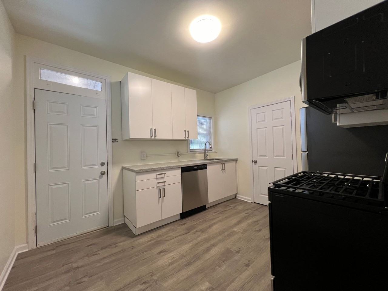 114 W 11th Ave - Photo 2 of 24