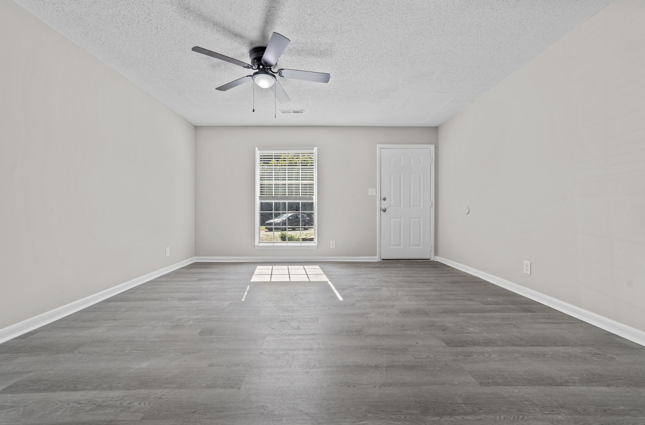 Modern Comfort Awaits at Roberts Lane Apartments in High Point! - Photo 4 of 20