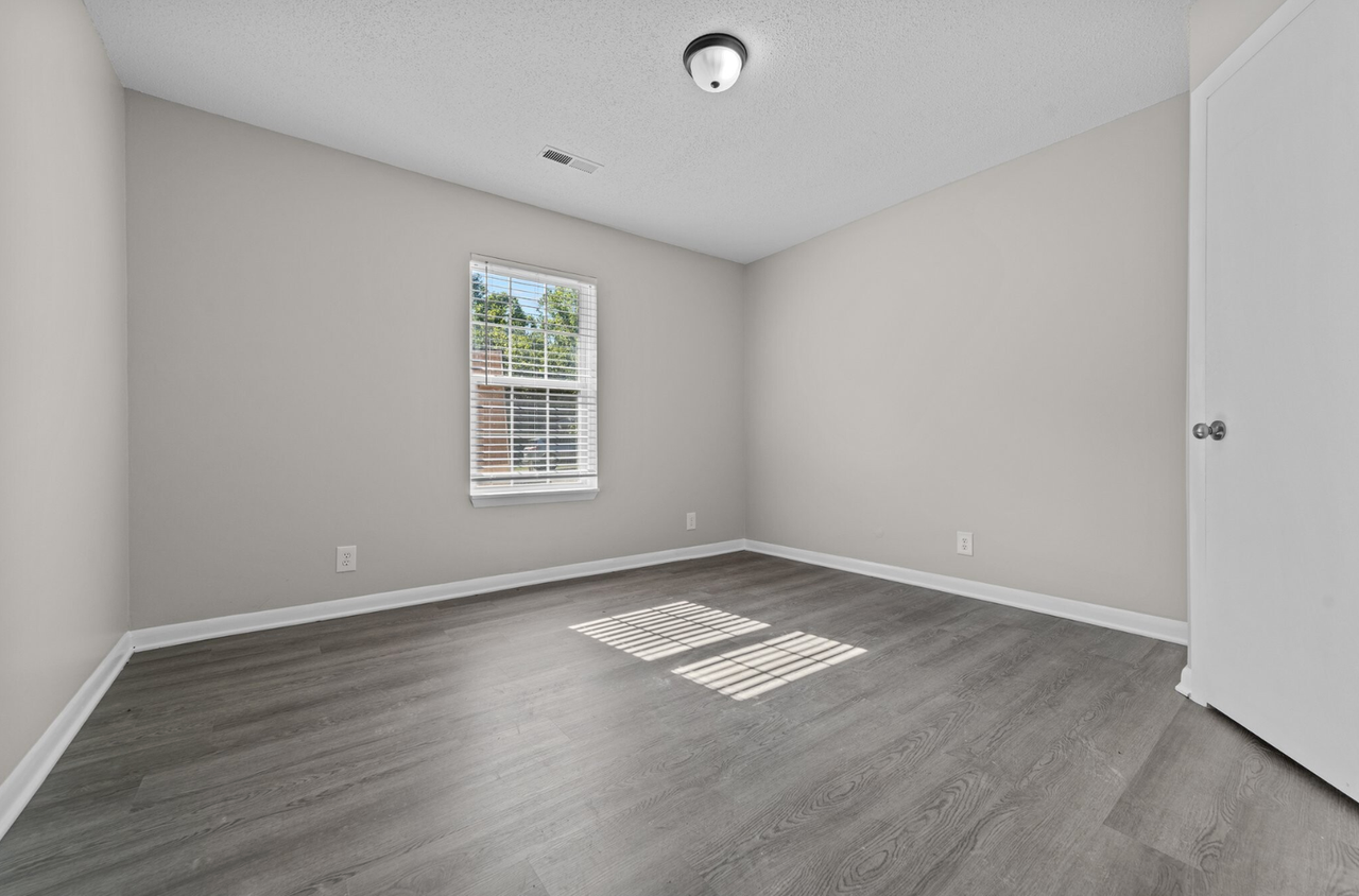 Modern Comfort Awaits at Roberts Lane Apartments in High Point! - Photo 5 of 20