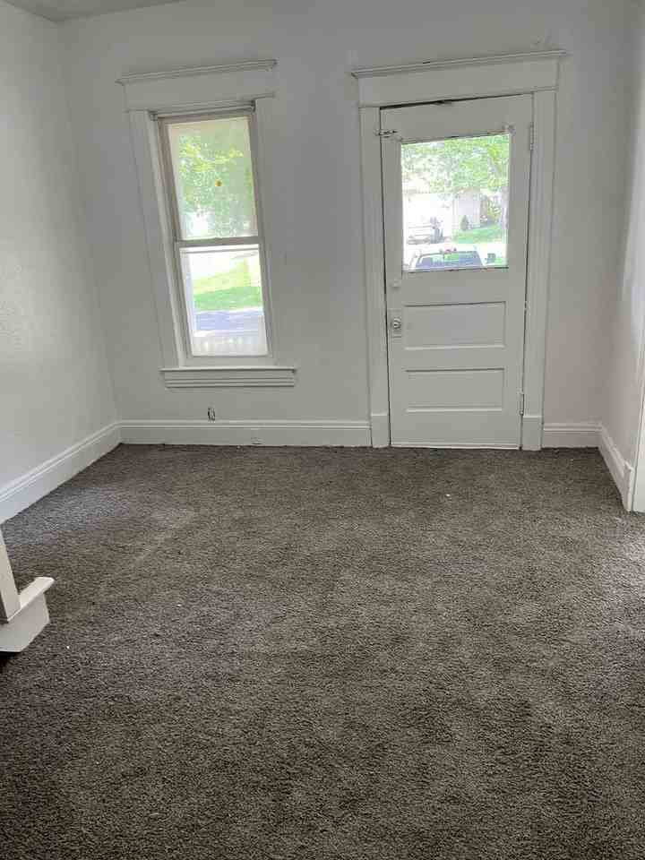 806 N Osburn Ave - Photo 3 of 11