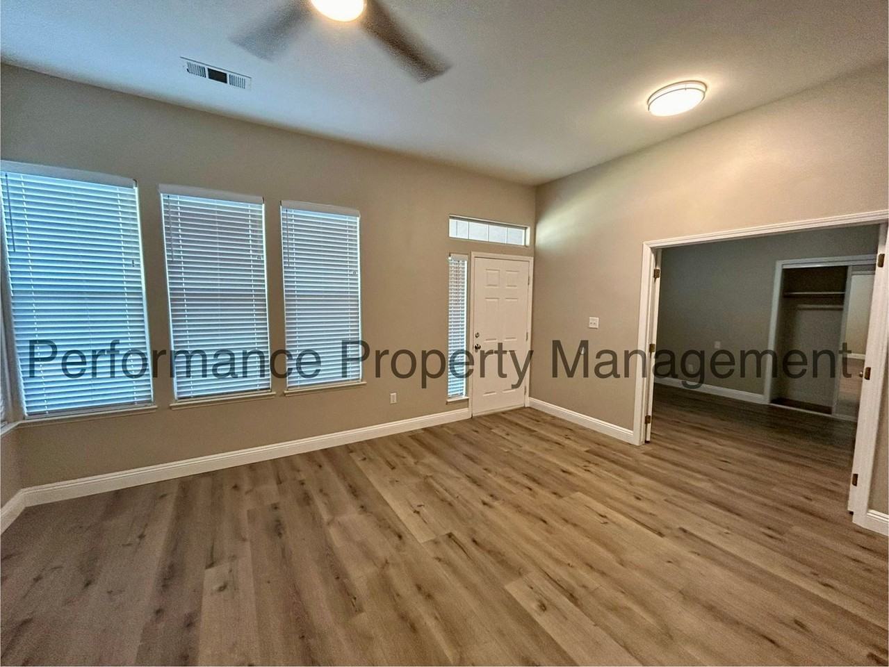 10322 Willow Bend Ct - Photo 2 of 23