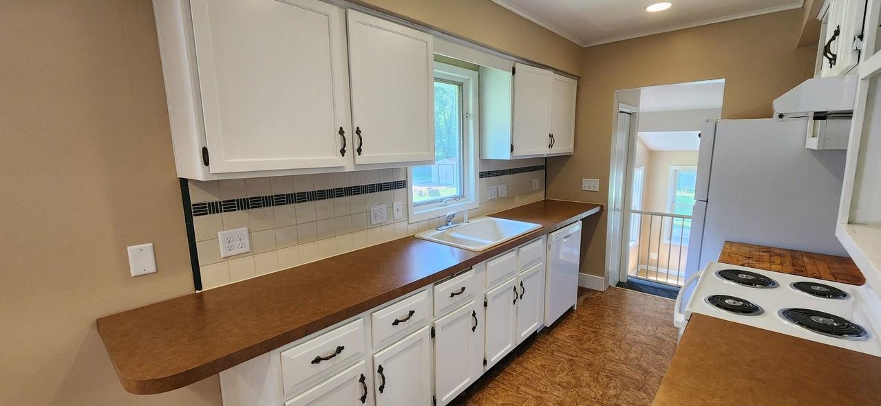 2622 53rd St - Photo 2 of 31