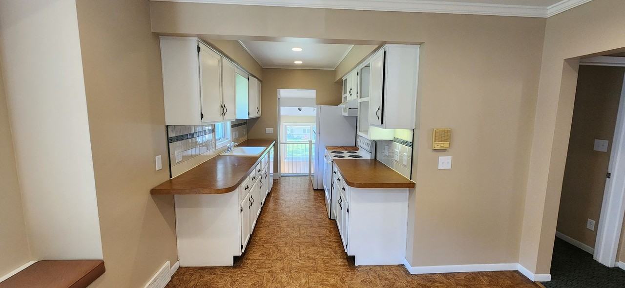 2622 53rd St - Photo 3 of 31