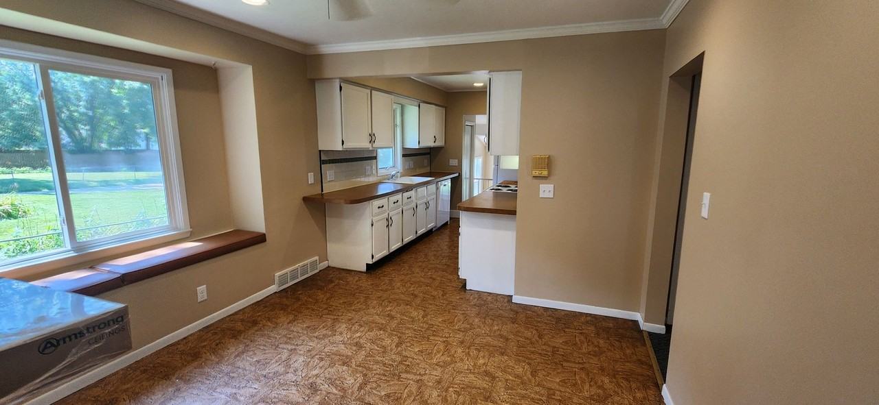 2622 53rd St - Photo 6 of 31