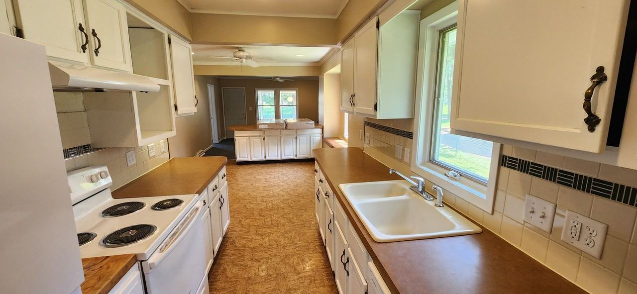 2622 53rd St - Photo 7 of 31