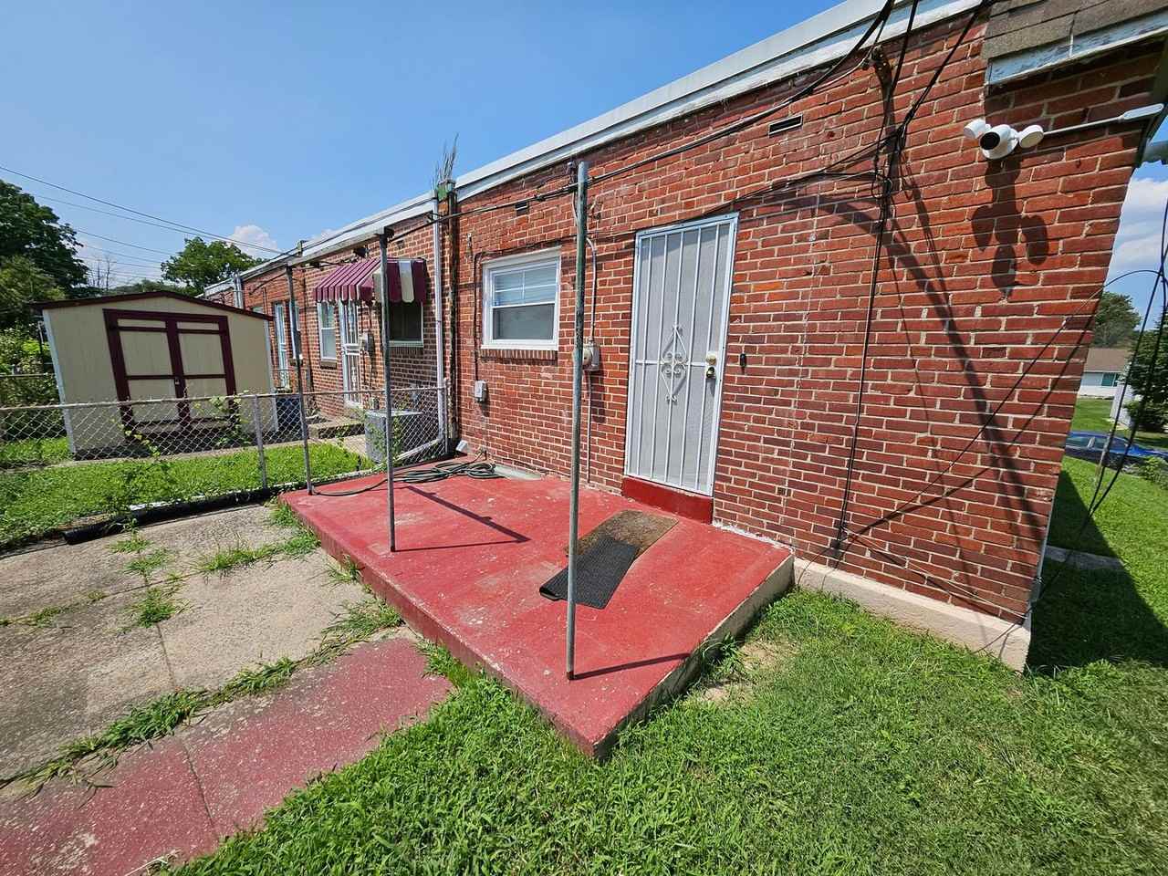 1032 Orange Ave - Photo 2 of 17