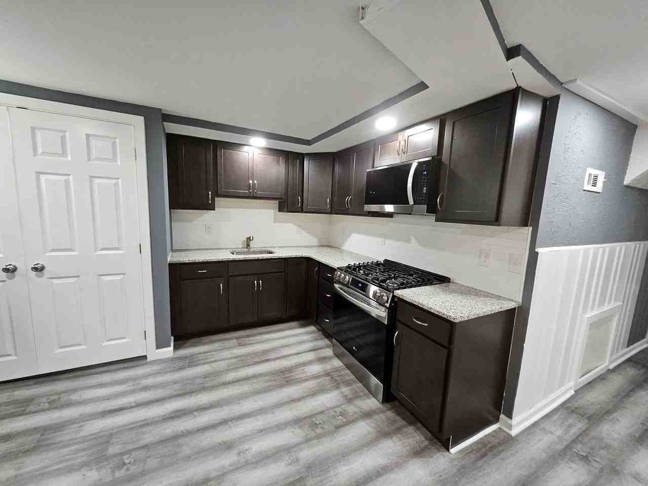 1032 Orange Ave - Photo 3 of 17