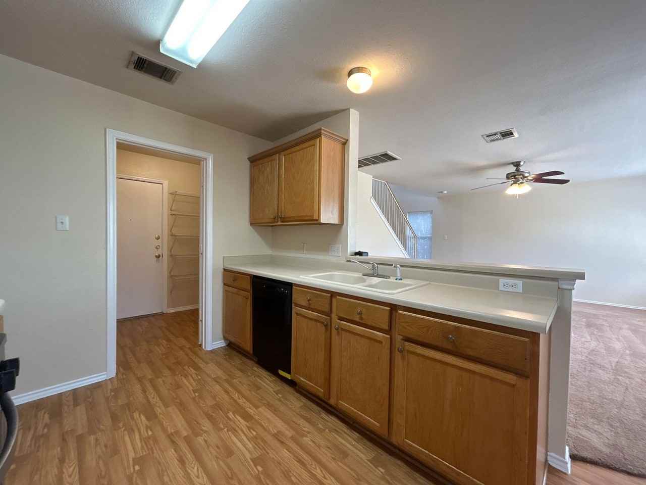 1801 Wallin Loop - Photo 3 of 31