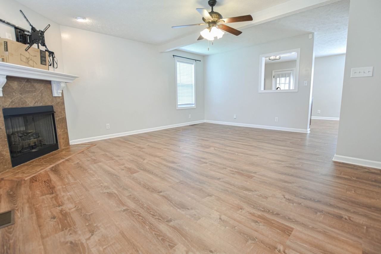 3460 Fox Meadow Way - Photo 2 of 14