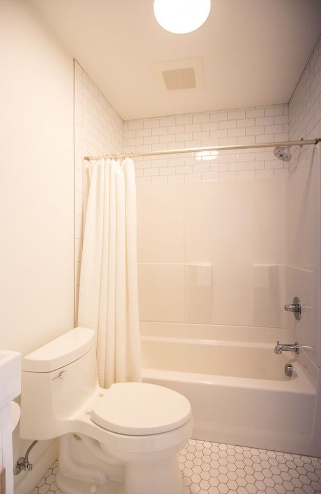 2579 Southeast Cora Street - Photo 7 of 9