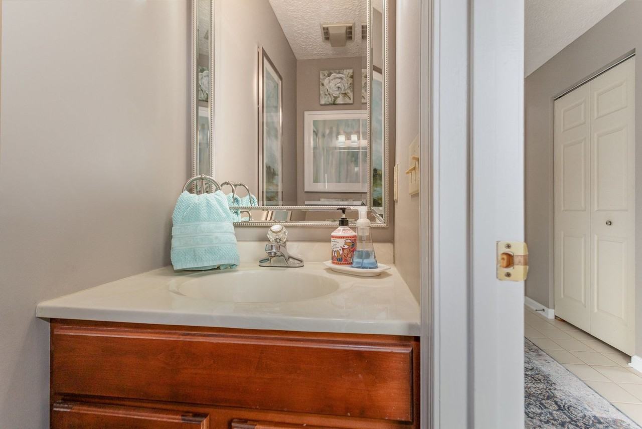 4203 Nantucket Dr - Photo 6 of 29