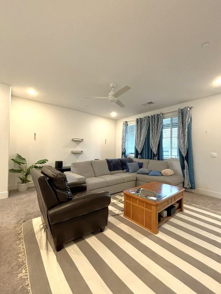 412 Arc Ct - Photo 2 of 11