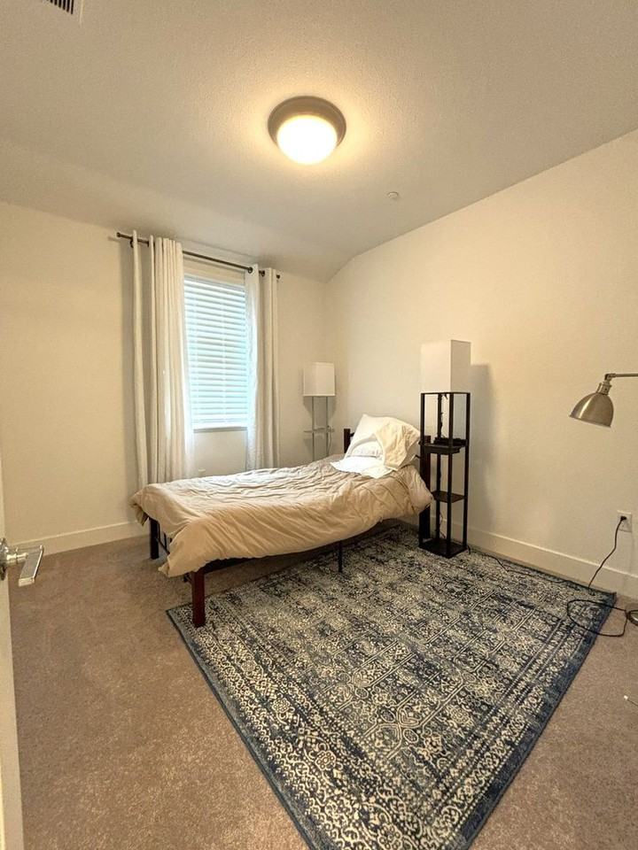 412 Arc Ct - Photo 7 of 11