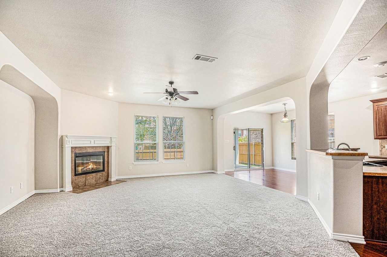 605 Port Royale Way - Photo 6 of 24