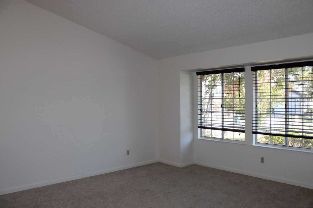 3412 Leland St - Photo 2 of 19