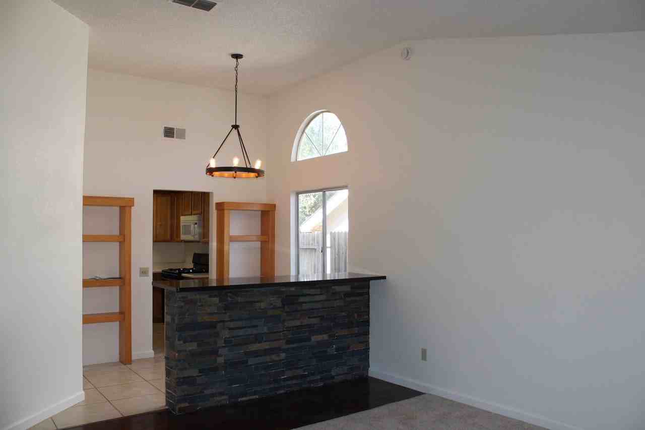 3412 Leland St - Photo 4 of 19
