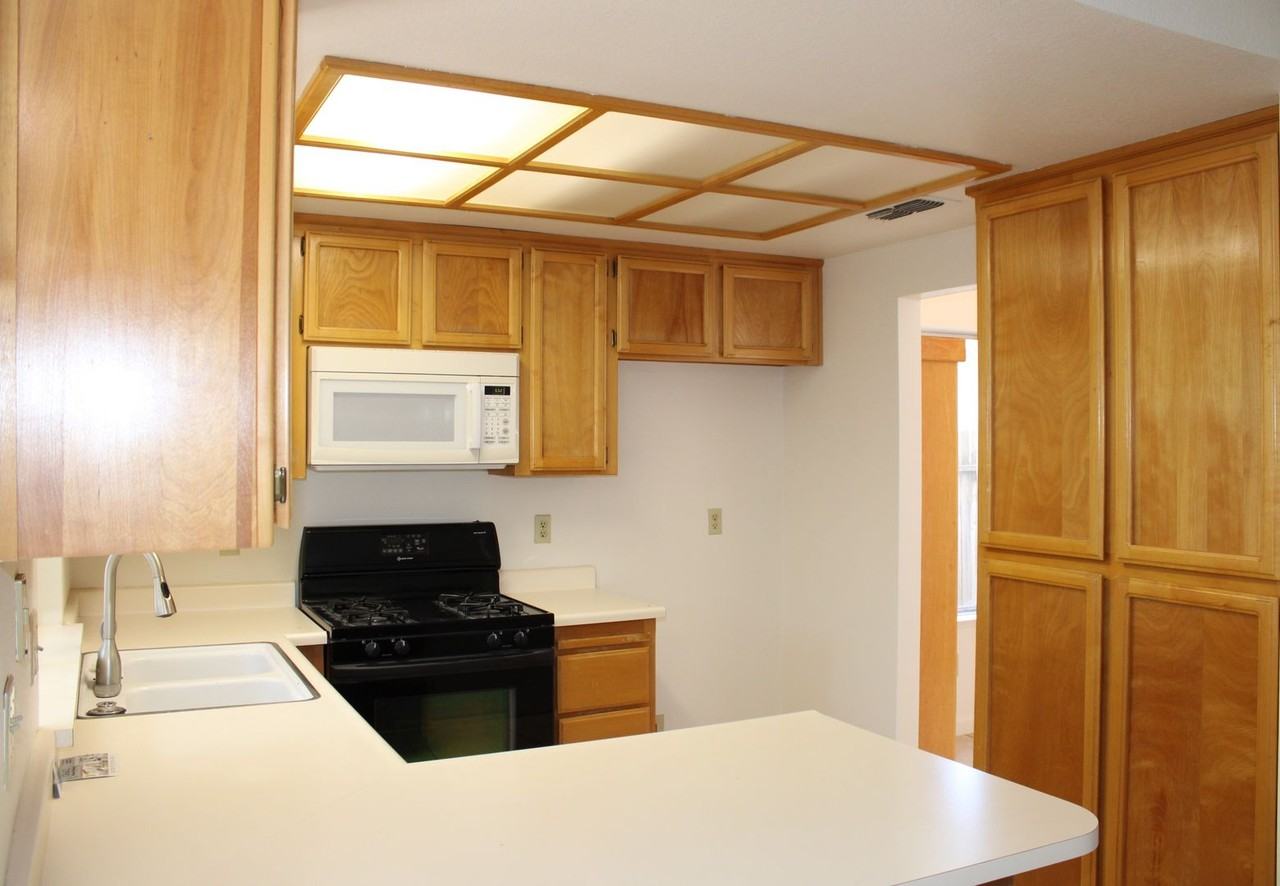 3412 Leland St - Photo 5 of 19