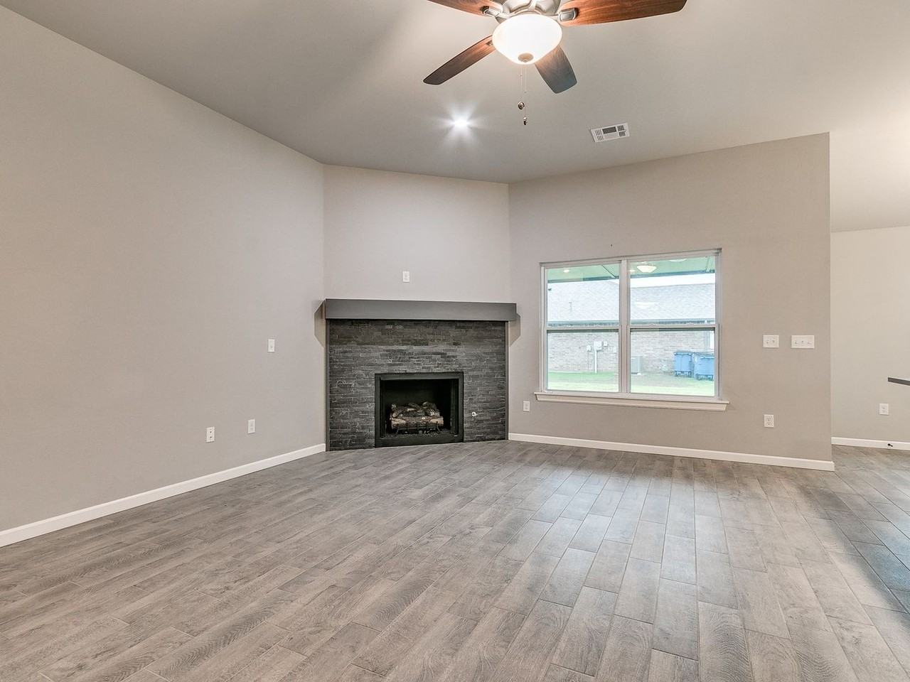 1732 Bloomington Ct - Photo 4 of 34