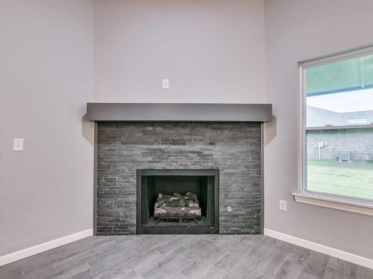 1732 Bloomington Ct - Photo 5 of 34