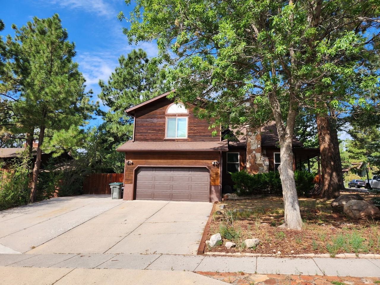 2225 E Skyline Dr - Photo 3 of 19