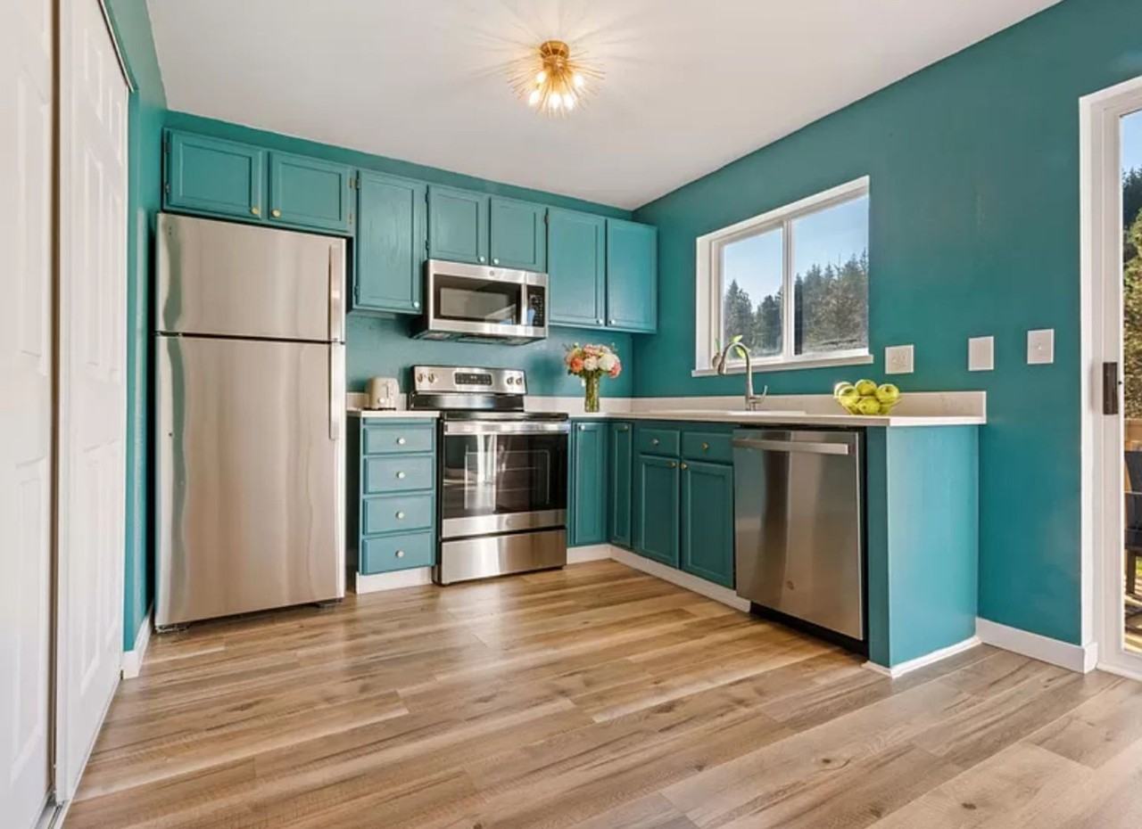 319 Madison Ave - Photo 2 of 22