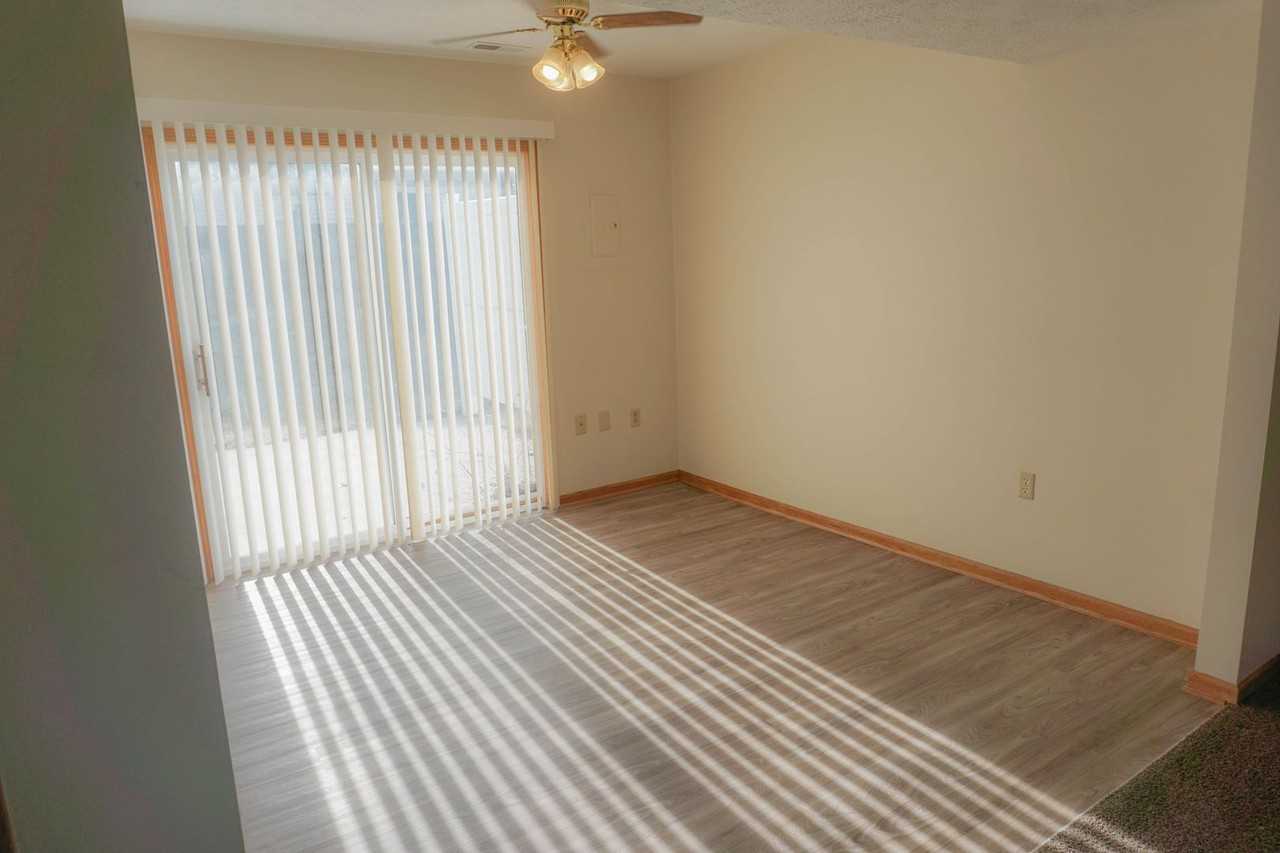 Darren Avenue - Photo 2 of 25