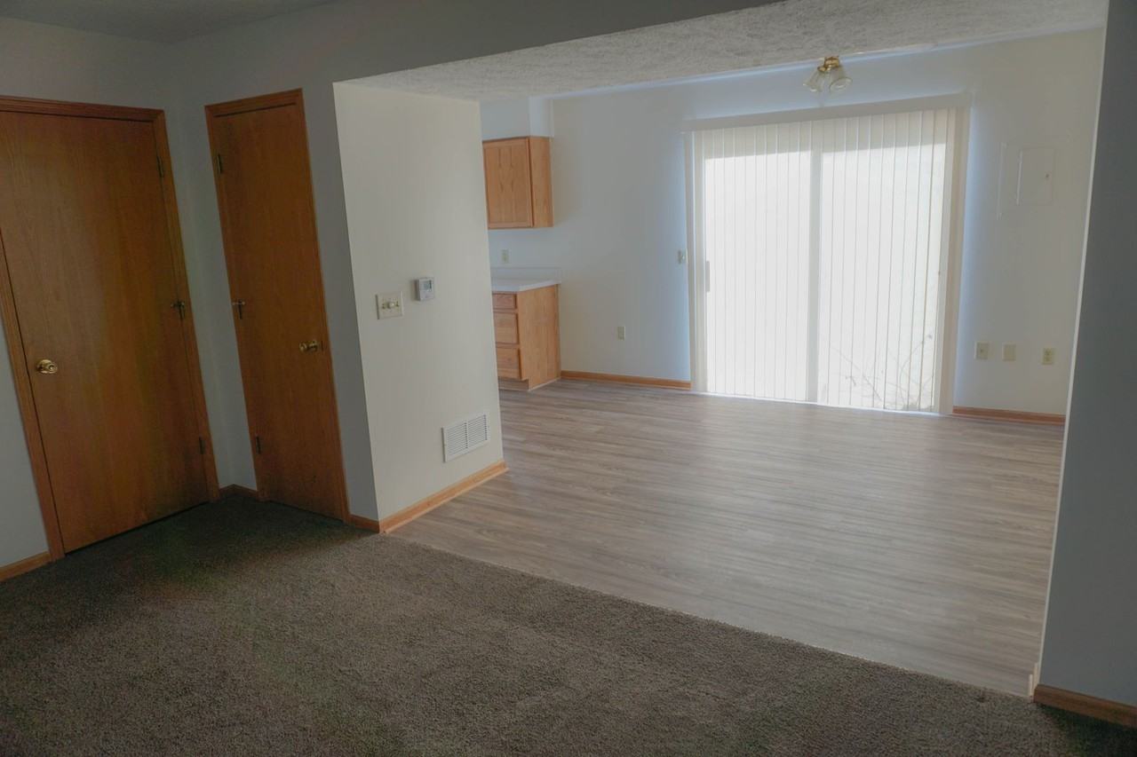 Darren Avenue - Photo 3 of 25