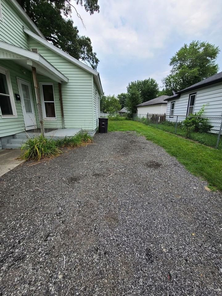 144 W Simonton St - Photo 2 of 15