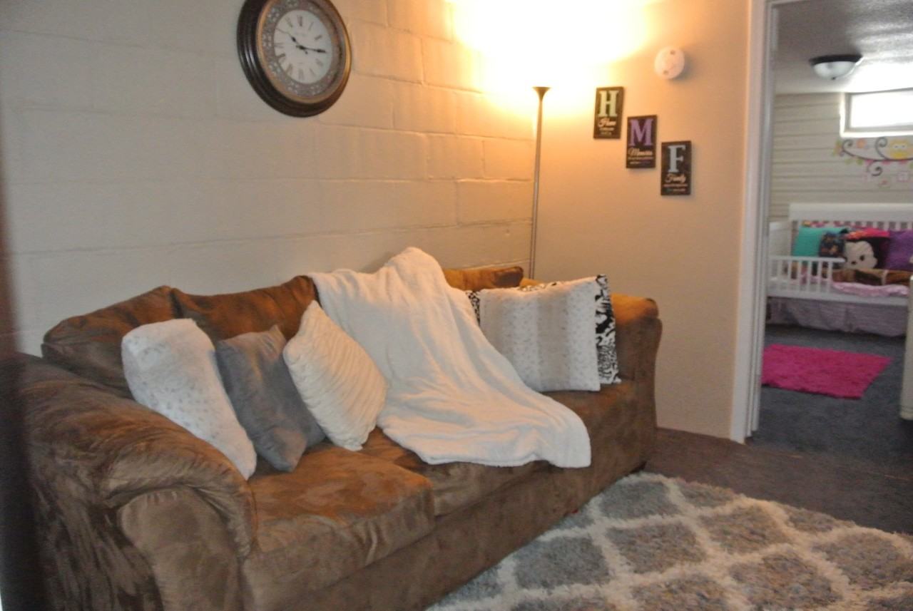 211 17th St Se - Photo 3 of 11