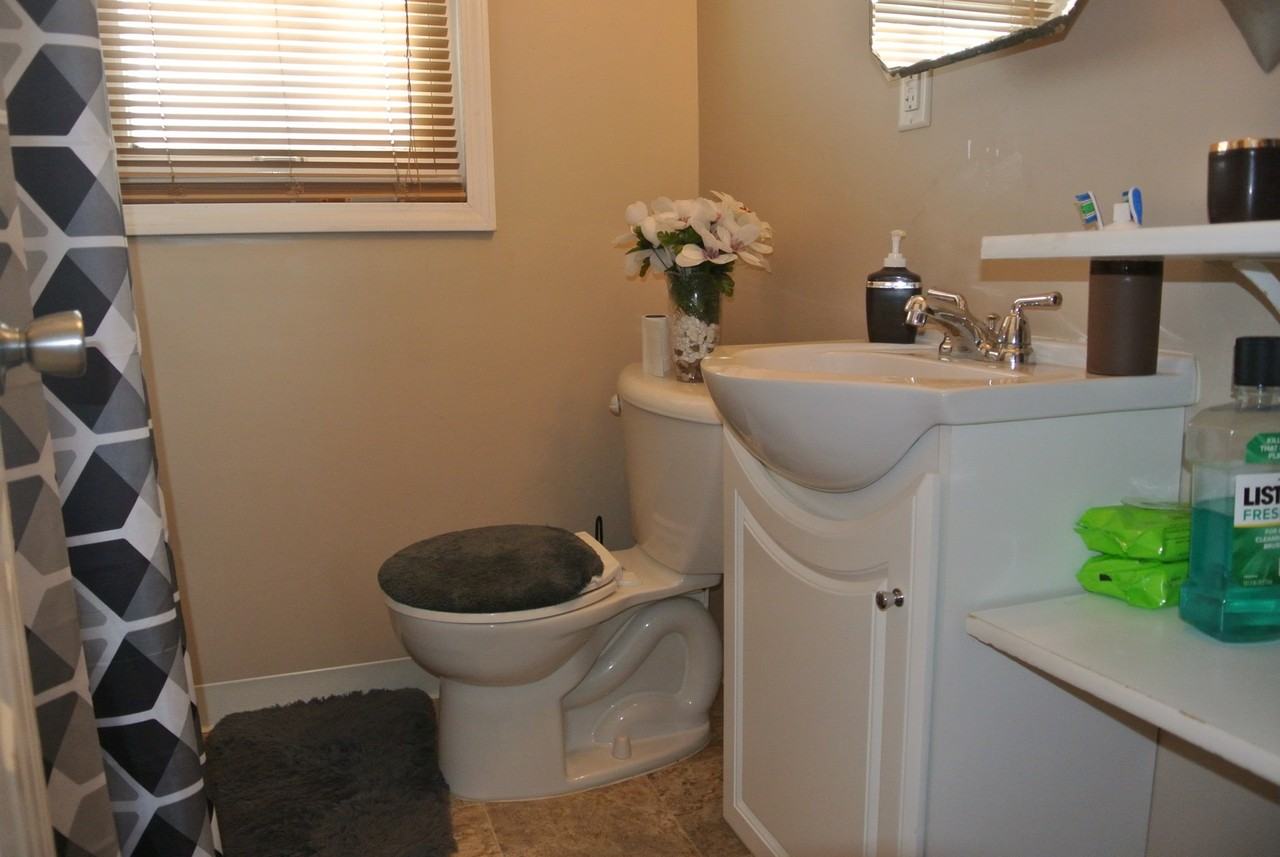 211 17th St Se - Photo 6 of 11