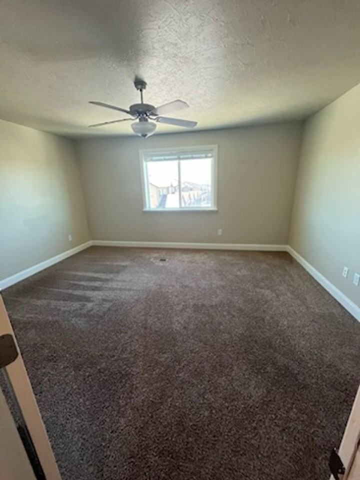 3024 N 275 E - Photo 6 of 15