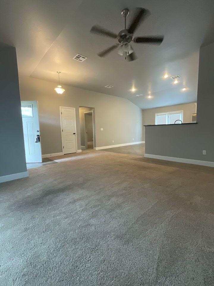 705 Elliott Dr - Photo 2 of 16