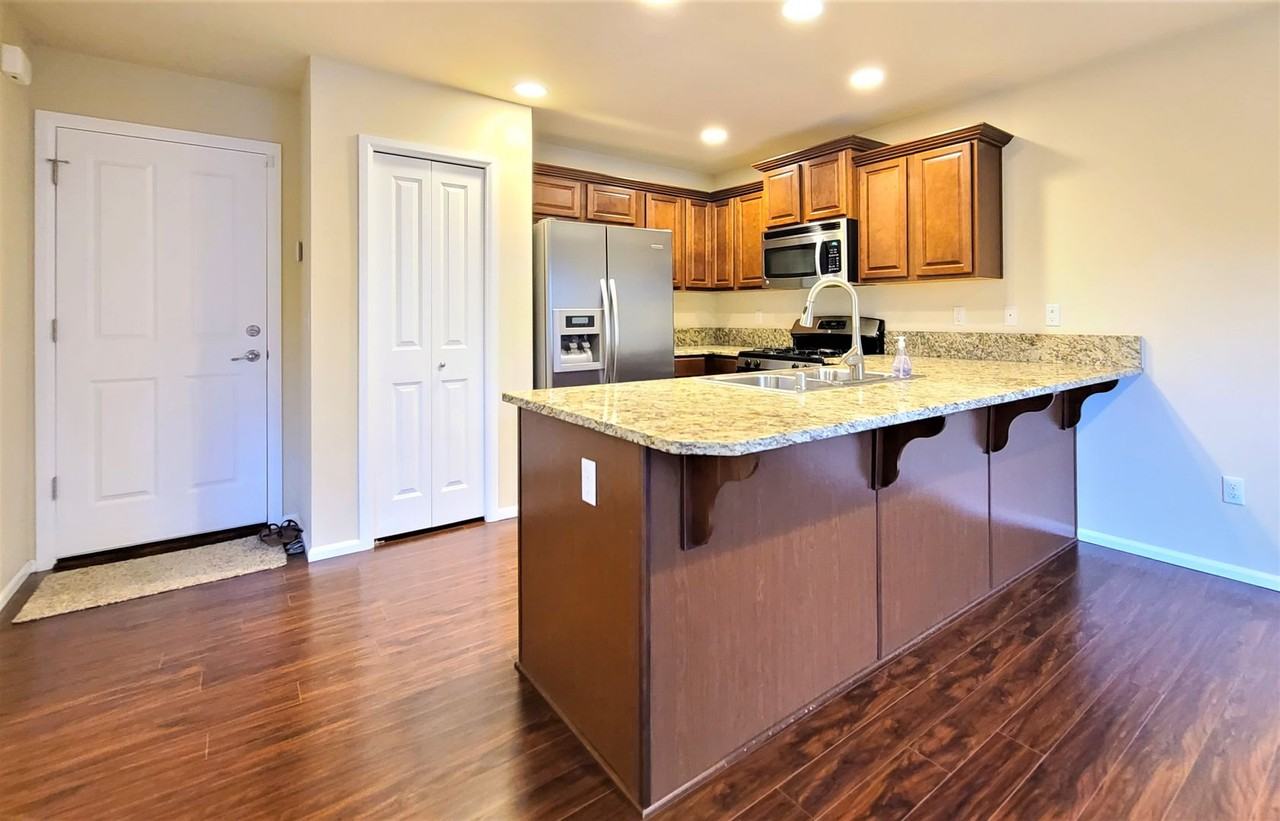1007 86th Ave Se - Photo 5 of 24