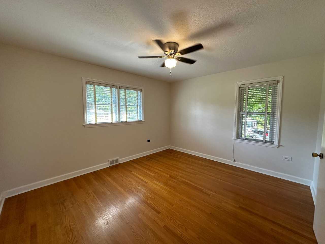 559 Bailey St. - Photo 3 of 16