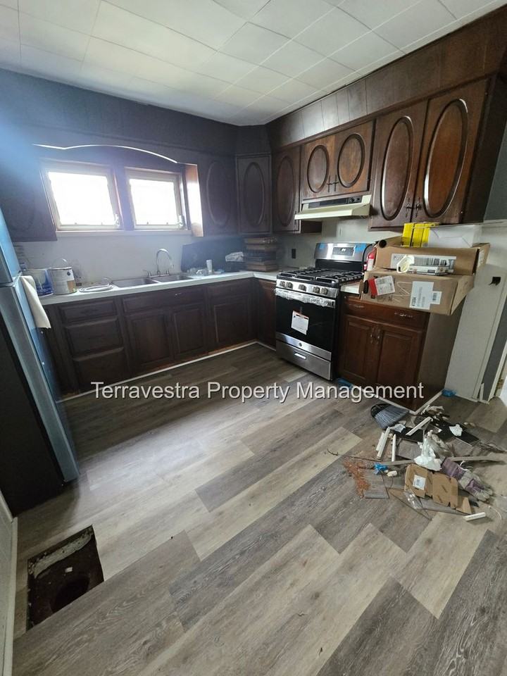 33 Nixon Ave - Photo 3 of 10